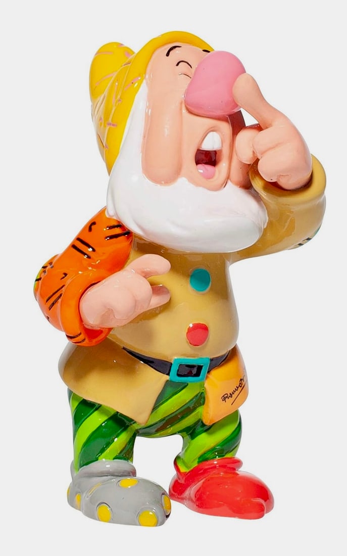 Disney ROMERO BRITTO Snow White and the Seven Dwarfs SNEEZY Figurine: Disney Showcase Collection SNEEZY Figurine in Original Box – Has Never Been Displayed – Multiple Photos Posted
