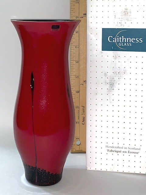 CAITHNESS Flame Red Flared Contemporary Art Glass Vase (1 of 2)