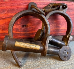 ALCATRAZ Prison Iron Prisoner Transport Shackle Handcuffs with Key