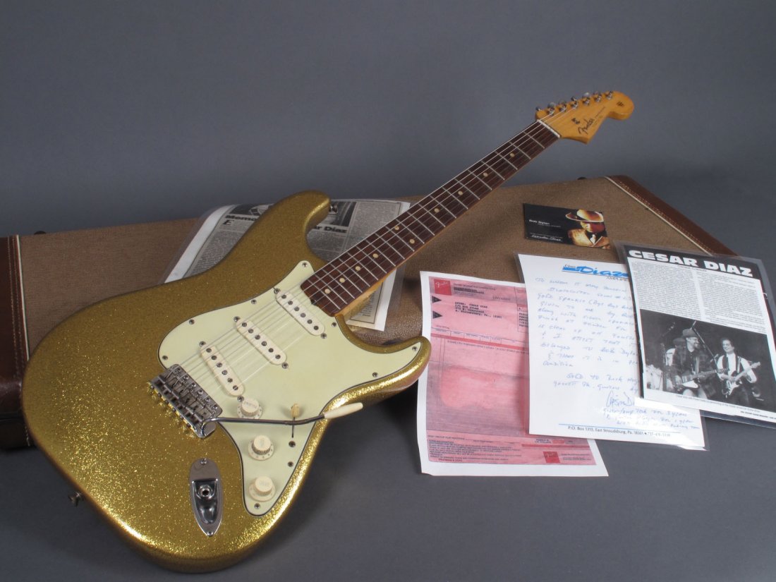 Bob Dylan's 1962 Gold Sparkle Fender Stratocaster (1 of 10)