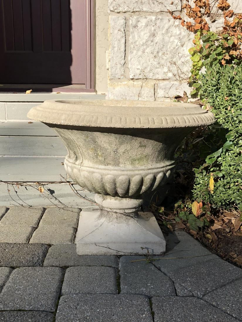 Round Stone Urn Planter (1 of 1)