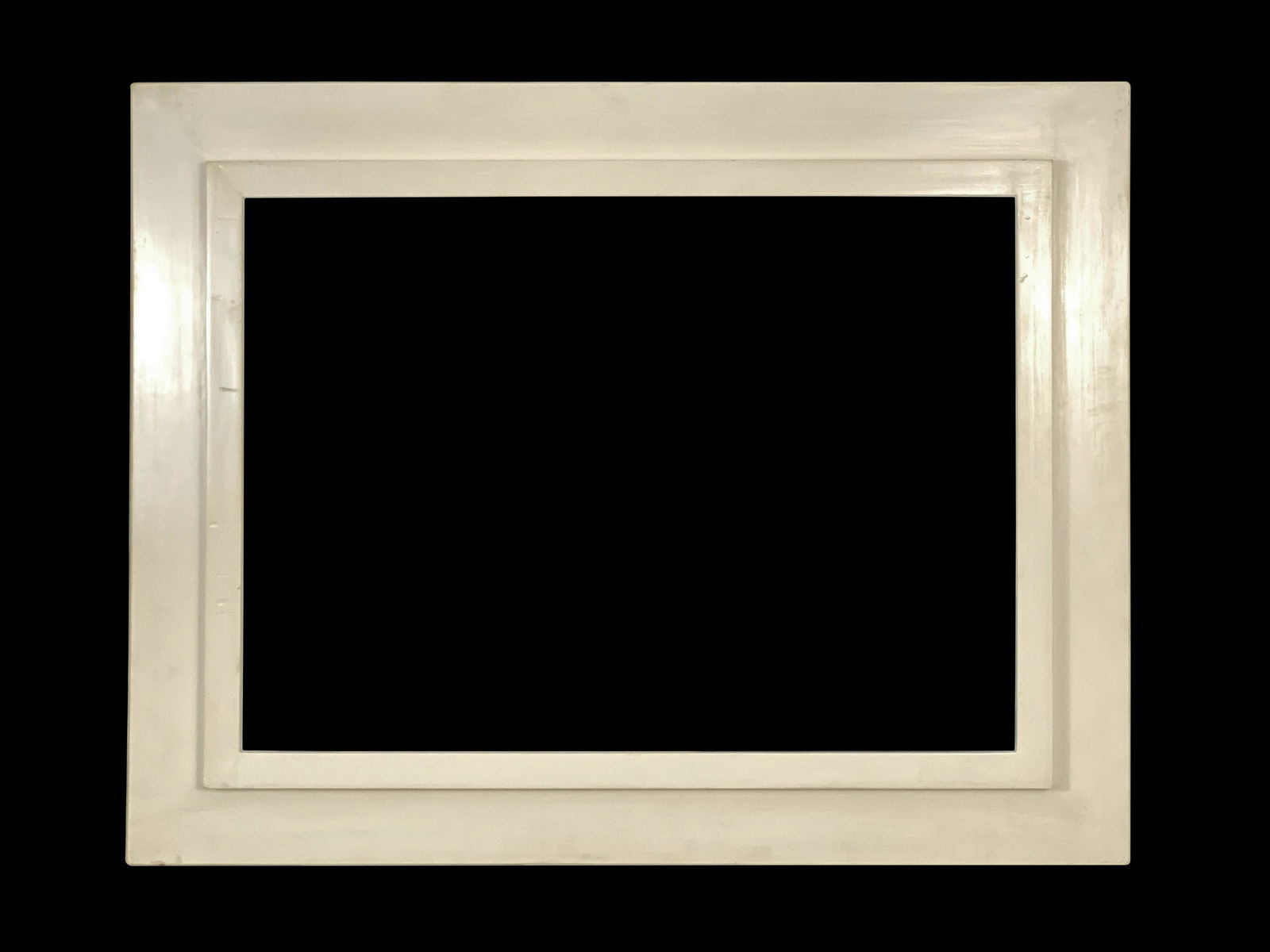 Eli Wilner Frame, White Modern 20th Century Style: Eli Wilner, White Modern American 20th-Century Style Frame Shaped and painted wood Based on an American early 20th-century period frame. This frame style was used on paintings by artists such as Stua