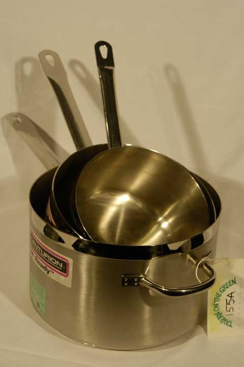 Professional Saucepans : Lincoln/Centurion 18/10 steel professional saucepans, made in Italy. Sauce pots: 4, 11.5, 20, and 24 quart pots