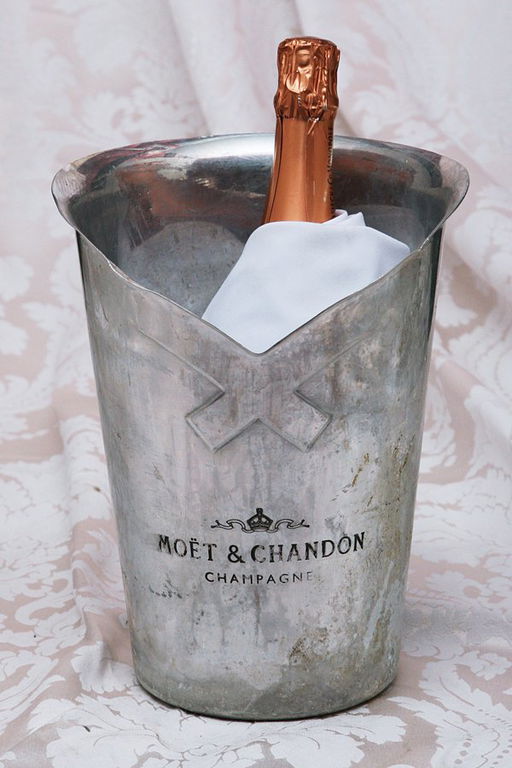 Four Moet & Chandon Champagne Buckets Jan 14, 2010 Guernsey's in NY