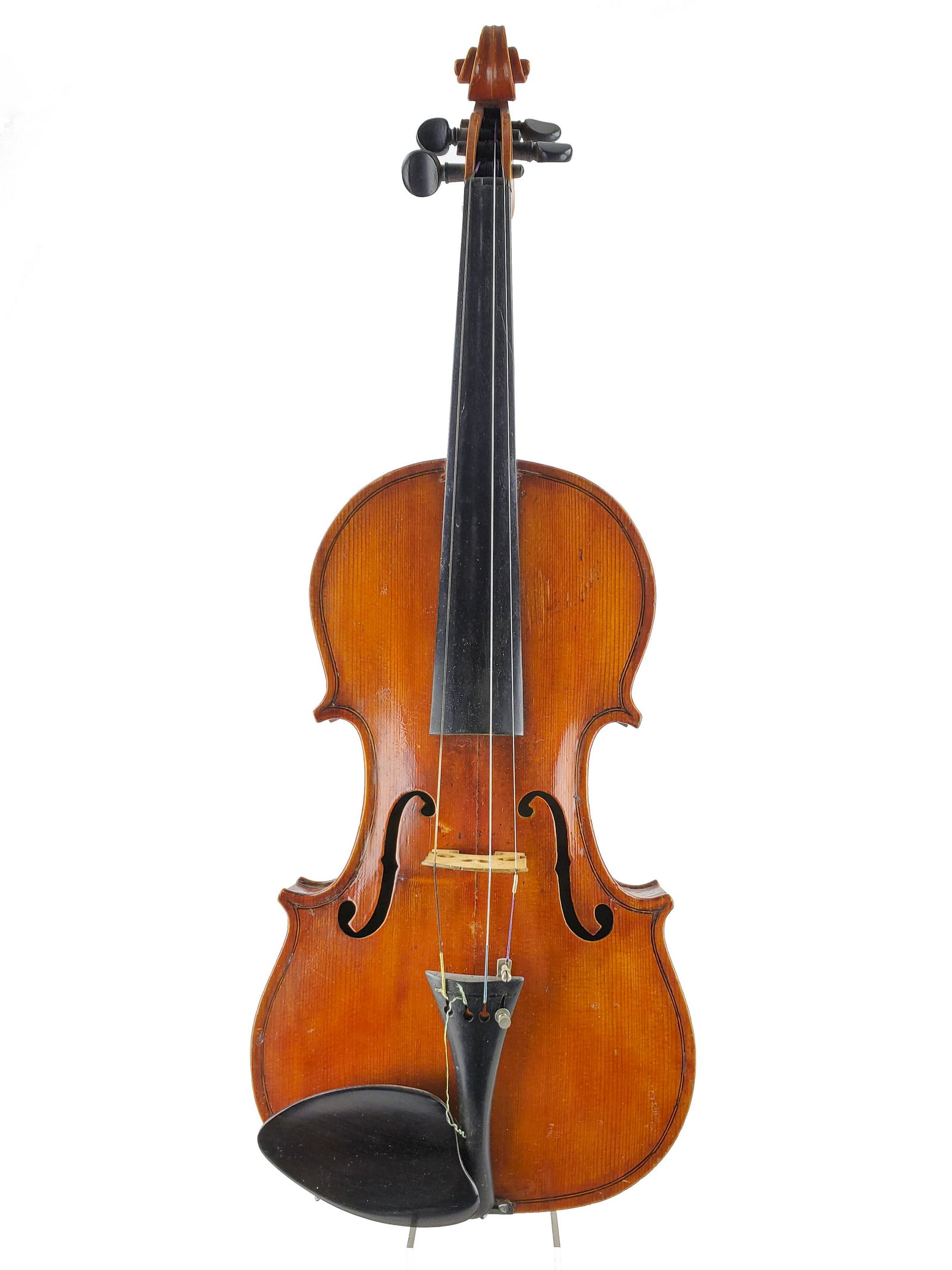 Unlabeled American Violin (1 of 7)
