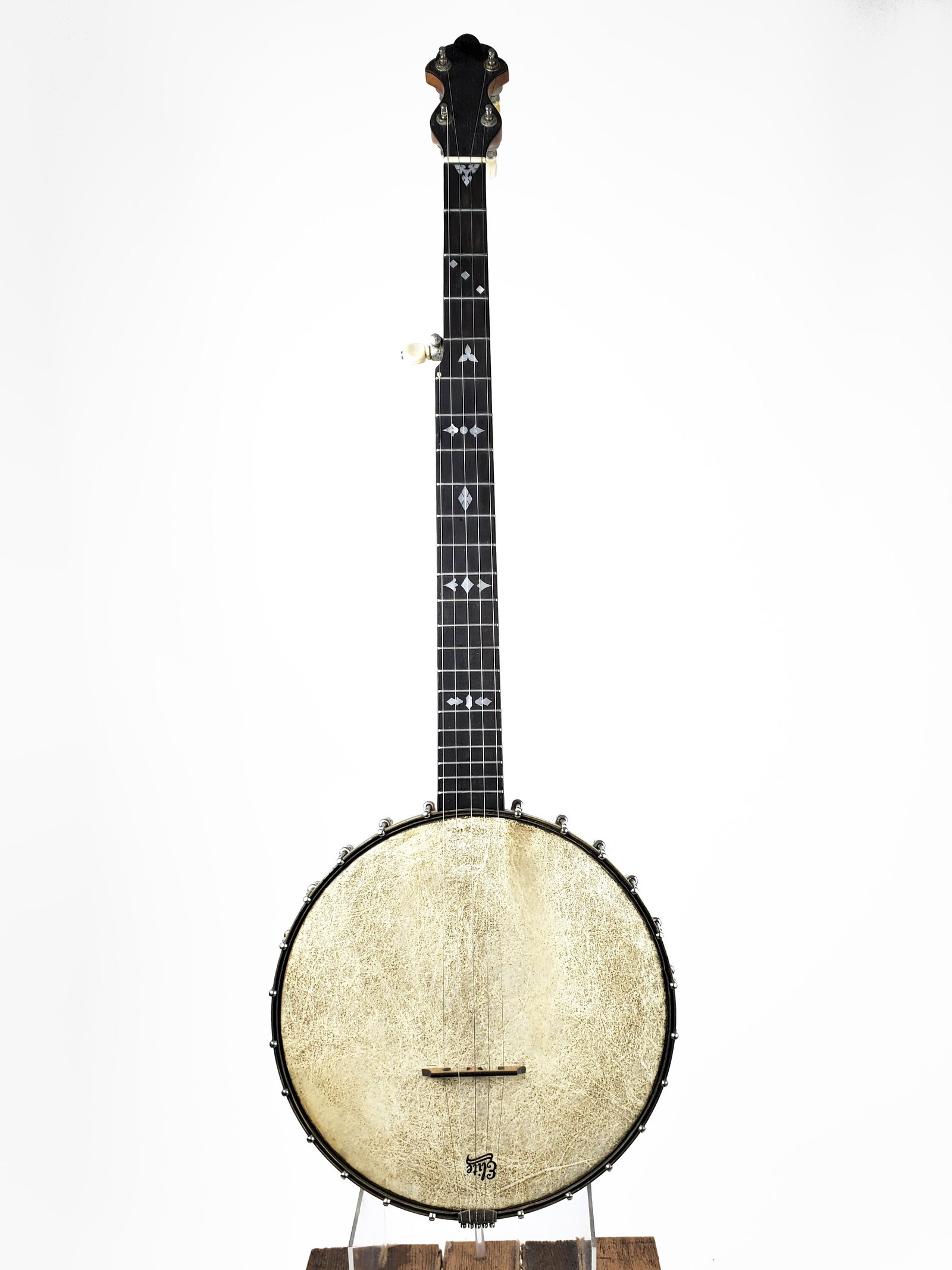 Banjo: Banjo Metal body. Nice fretboard inlays. Length: 92cm. The diameter of the skin head is 11.5" and the diameter of the rim is 12". We believe this instrument to contain all its original parts. It is pr