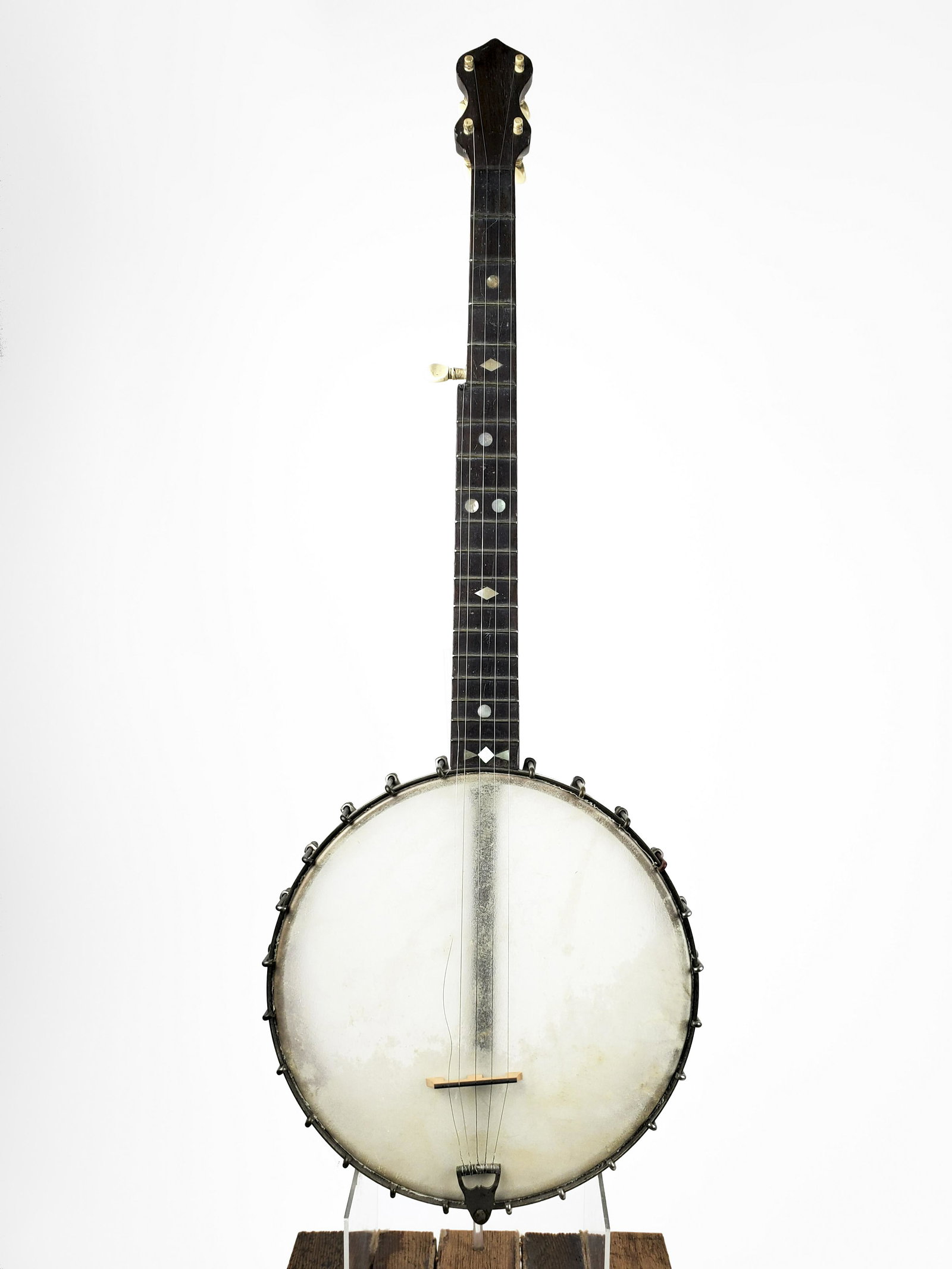 S.C. Thompson Banjo: S.C. Thompson Banjo Spun over rim. S.C. Thompson. Made in Boston. "Maker - Boston" Serial #: 237. Length: 92cm. The Meisel Collection. This instrument is being sold from The Meisel Collection assemble