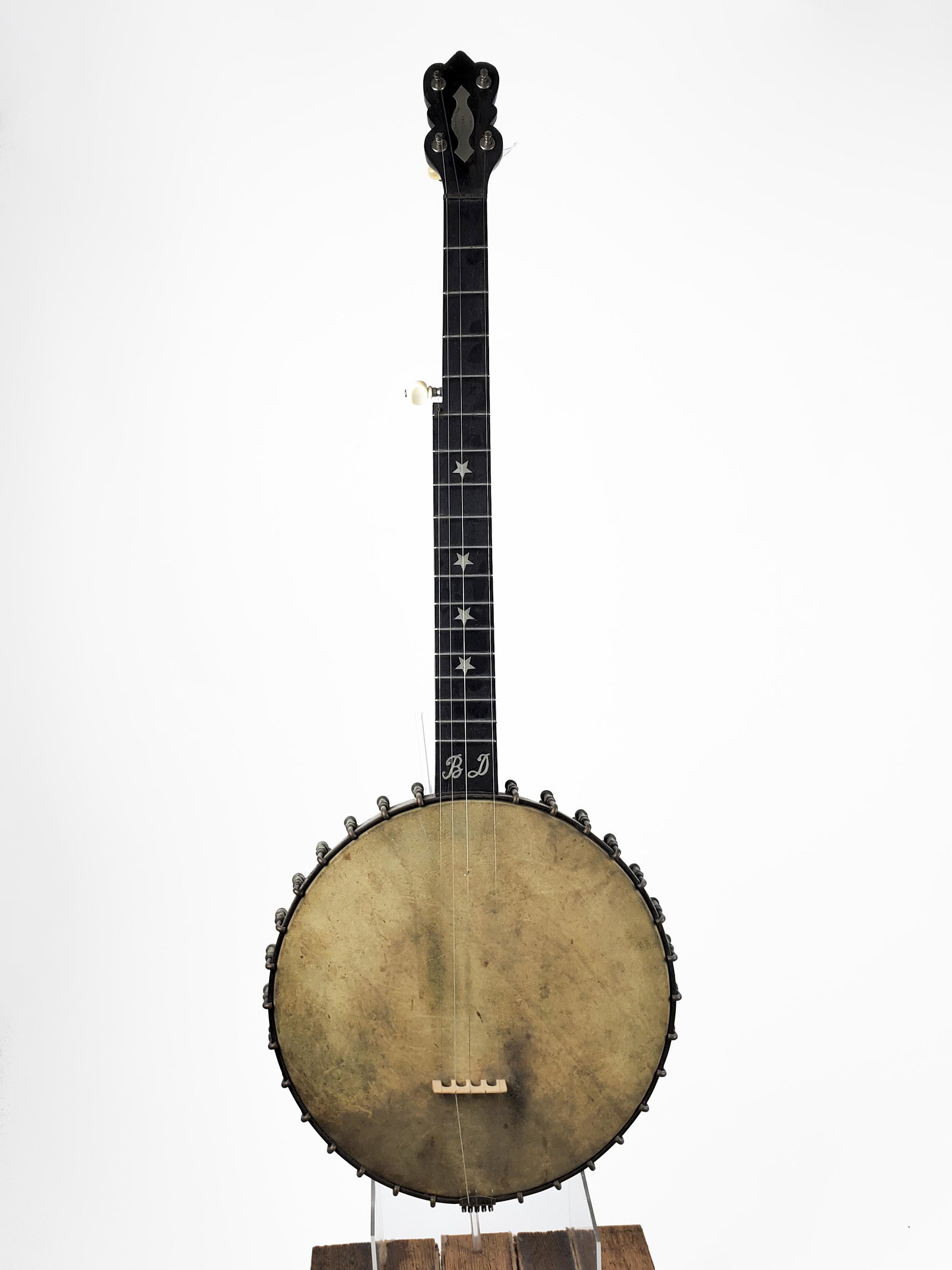 H.C. Tallmadge Banjo, c. 1885: H.C. Tallmadge Banjo Very unique. H.C. Tallmadge, Cincinnatti Ohio. c. 1885 Initals B.D. in nickel. Very unusual adjustable hooks and brackets. Showpiece. Length: 95cm. The Meisel Collection. This ins