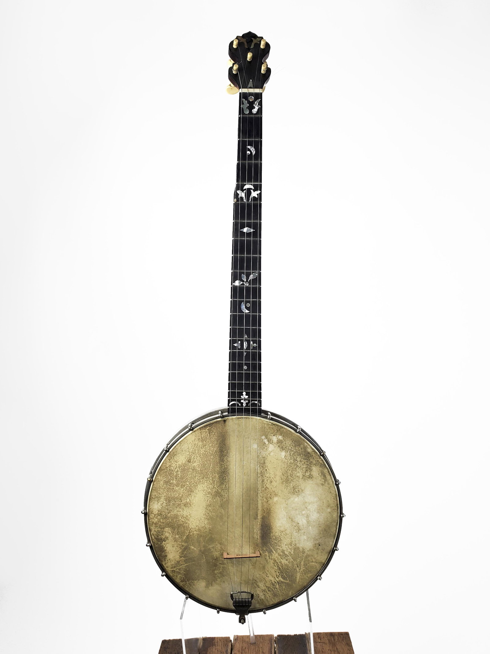 Libby Brothers Banjo: Libby Brothers Banjo Made in Gorham, Maine. Length: 84cm. The Meisel Collection. This instrument is being sold from The Meisel Collection assembled over a period of forty years by an accomplished atto