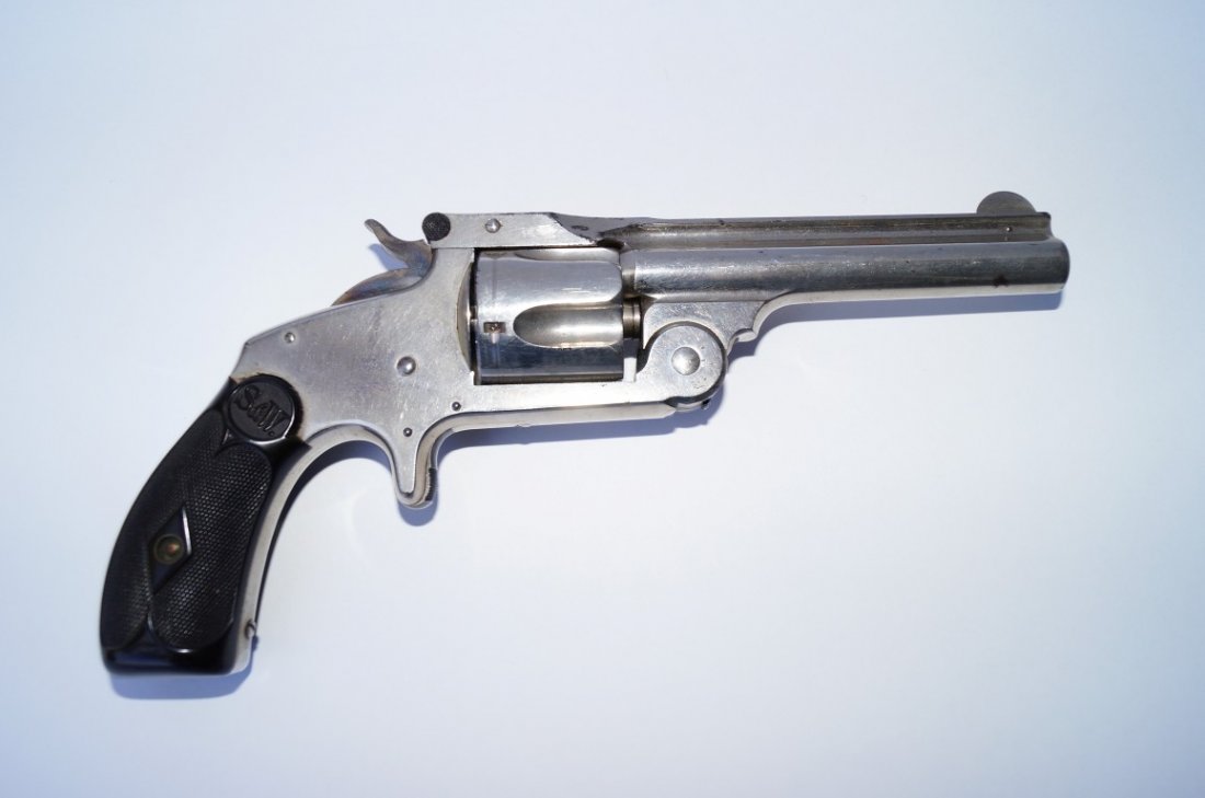 Smith & Wesson .38 Calibre Pistol: 9"L.
