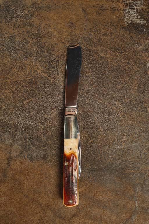 Eagle Brand Cutlery Folding Knife: Eagle Brand Cutlery folding knife with horn handle.