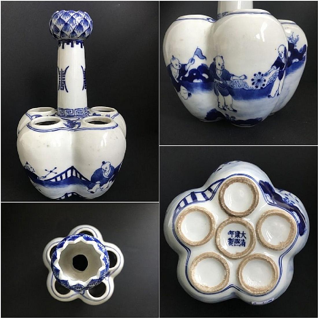 Chinese tulip vase blue white pottery Mar 23, 2019 Maison Jules