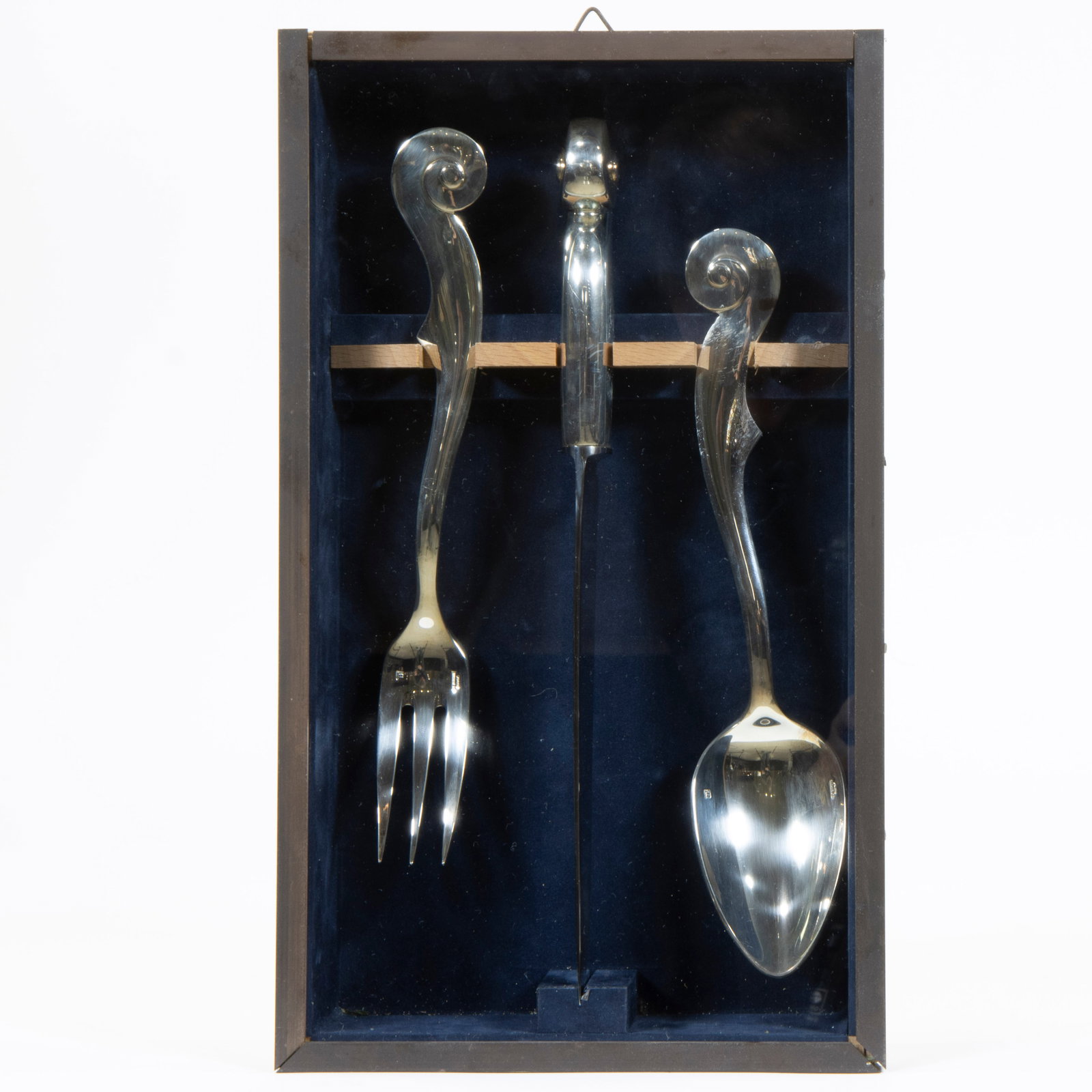Fernandez ARMAN (1928-2005), 'Musique de Table' 1998 (Coffret de 3 pi?ces en m?tal argent?), ?dition: Fernandez ARMAN (1928-2005), 'Musique de Table' 1998 (Coffret de 3 pi?ces en m?tal argent?), ?dition Guy DegrenneFernandez ARMAN (1928-2005), 'Musique de Table' 1998 (doos met 3 stukken verzilverd bes