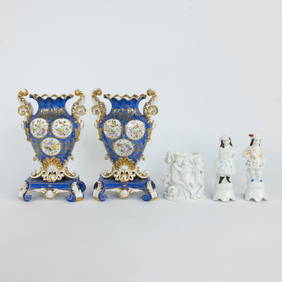 Pair of porcelain vases 19th century with rocaille motifs and medallions of flowers and birds on a (1 of 5)