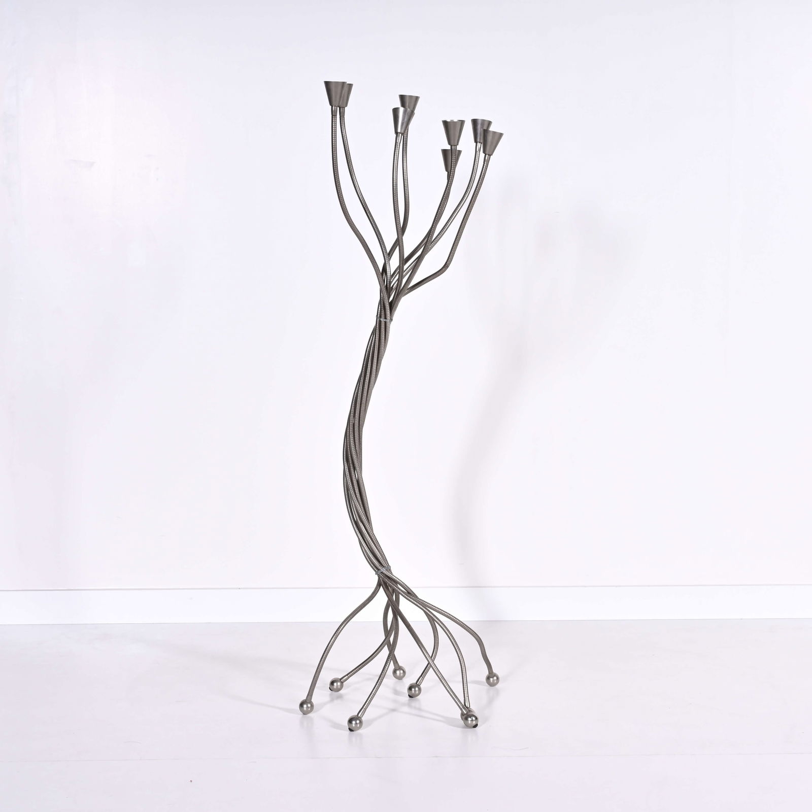 Chromed metal candlestick by Catellani & Smith, Italy: Chromed metal candlestick by Catellani & Smith, ItalyVerchroomd metalen kandelaar van Catellani & Smith, ItalieH 143 cm