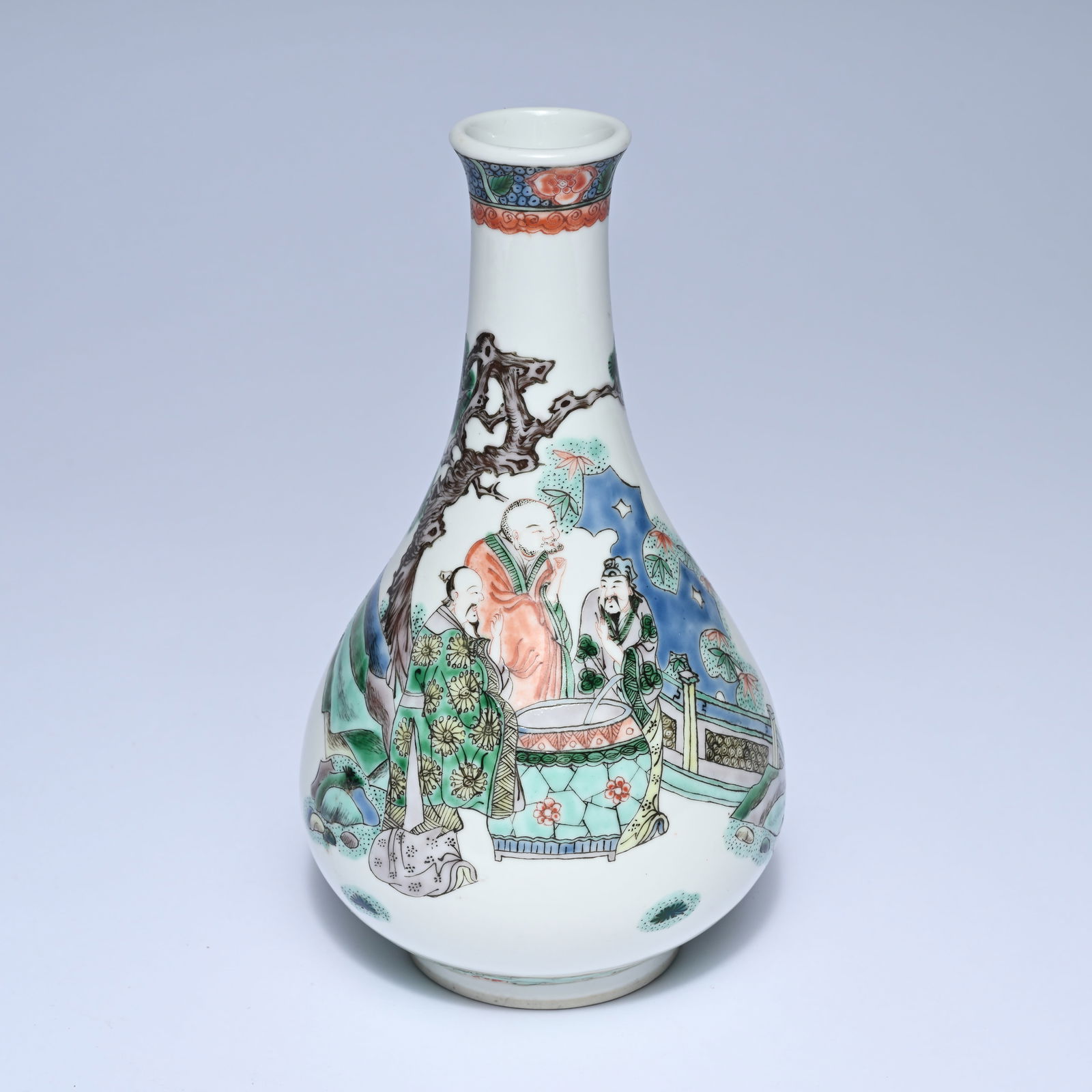 Chinese pear-shaped vase with famille verte polychrome decoration, 20th century (1 of 7)