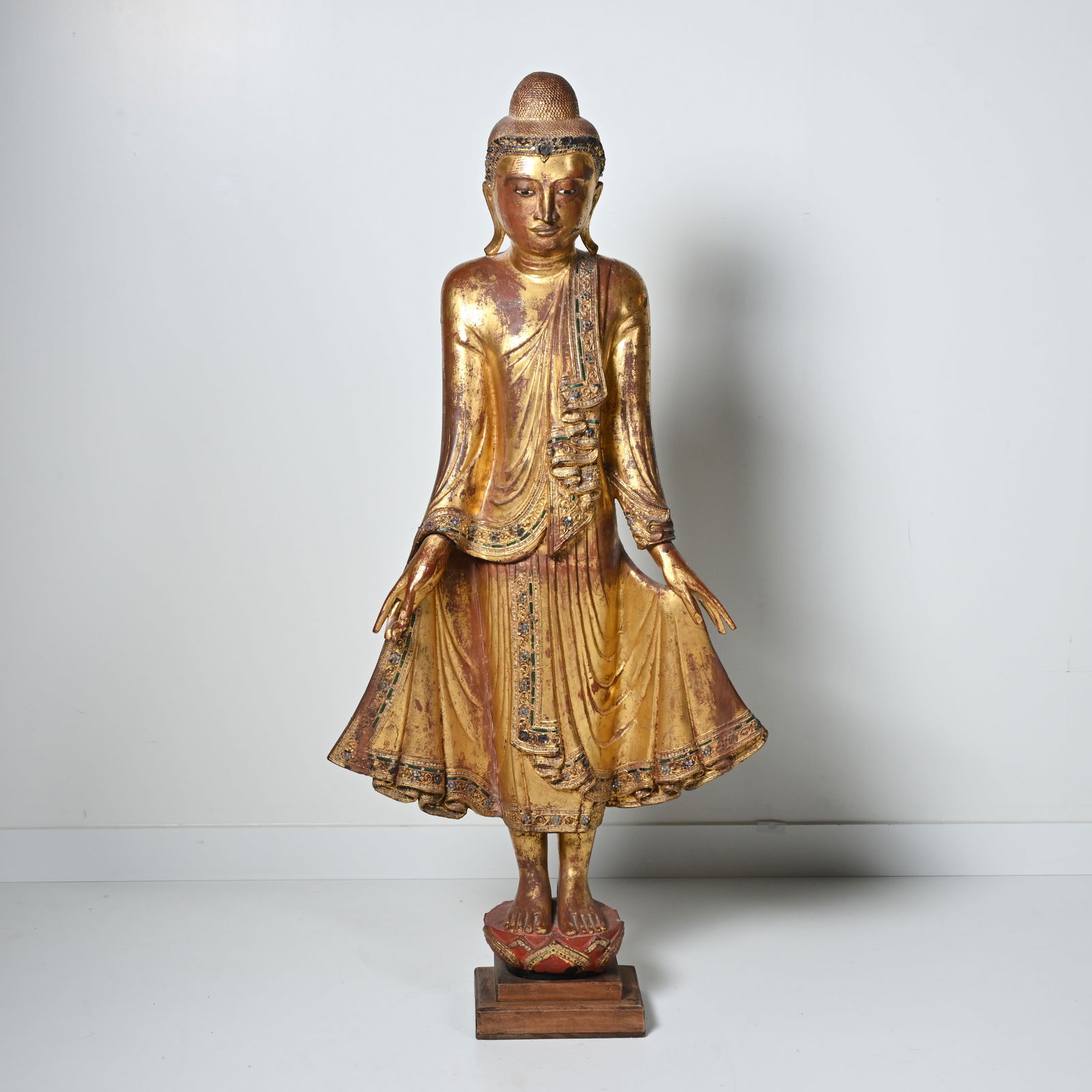 Mandalay Buddha in solid gilded wood and gilded, Burma (1 of 7)