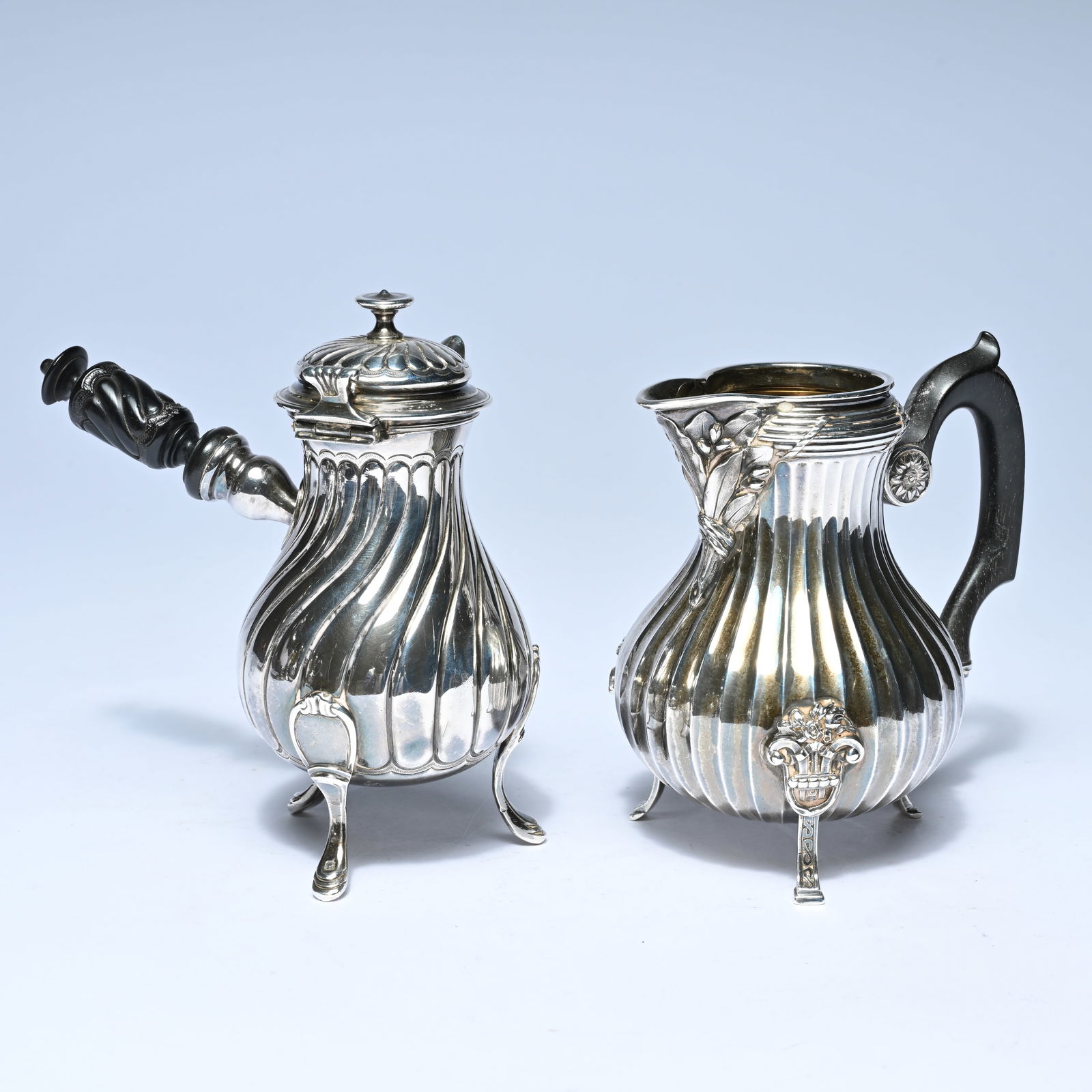 Silver coffee pot model 'Egoist' with poinçon Minerve (bottom and in lid) with ebony handle and (1 of 9)