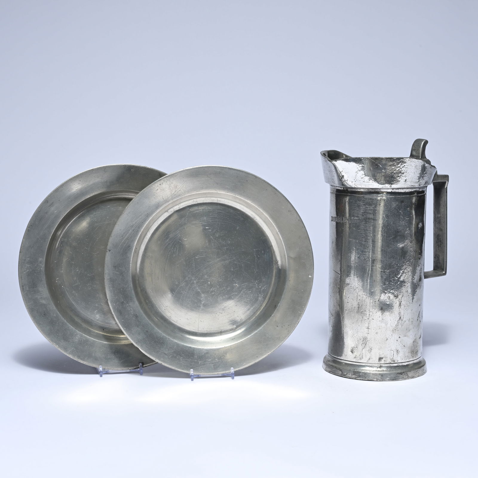 2 pewter plates, with hallmarks and a 19th century two-liter jug Rudot Lille Maison Oudart (1 of 11)
