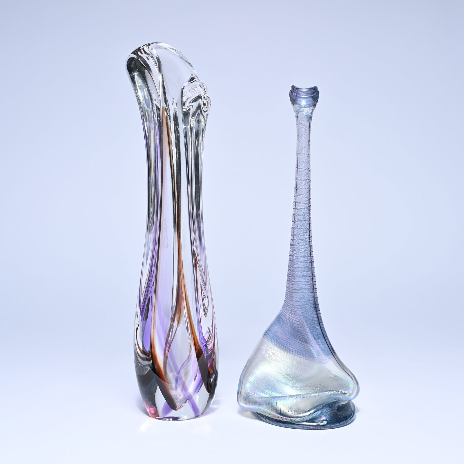 Vase in iridescent mouth-blown glass by Heiner DUSTERHAUS (1985), signed and mouth-blown glass vase (1 of 6)