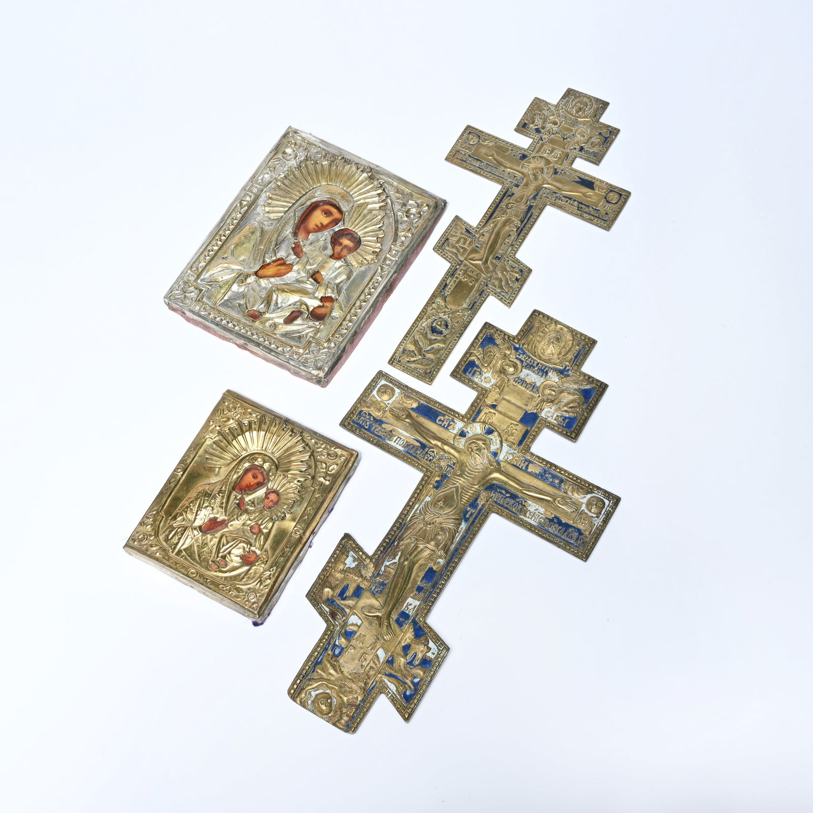 2 Russian icons with oklad (silver and copper) and 2 Orthodox bronze crosses with enamel (1 of 5)
