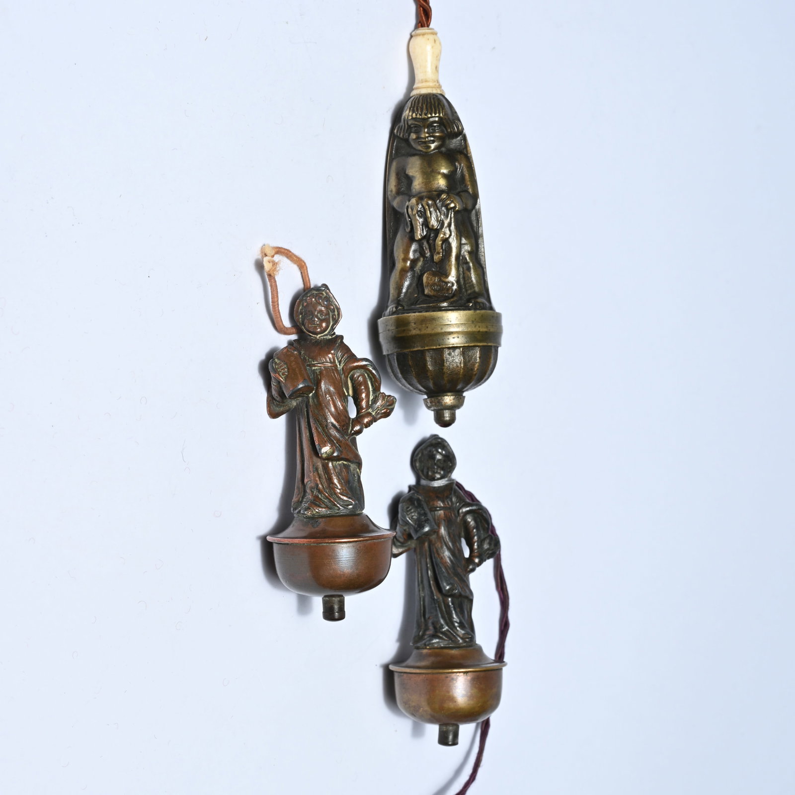 3 salon bells or butler bells in bronze (circa 1900), in the style of Viennese bronzes, originating (1 of 5)