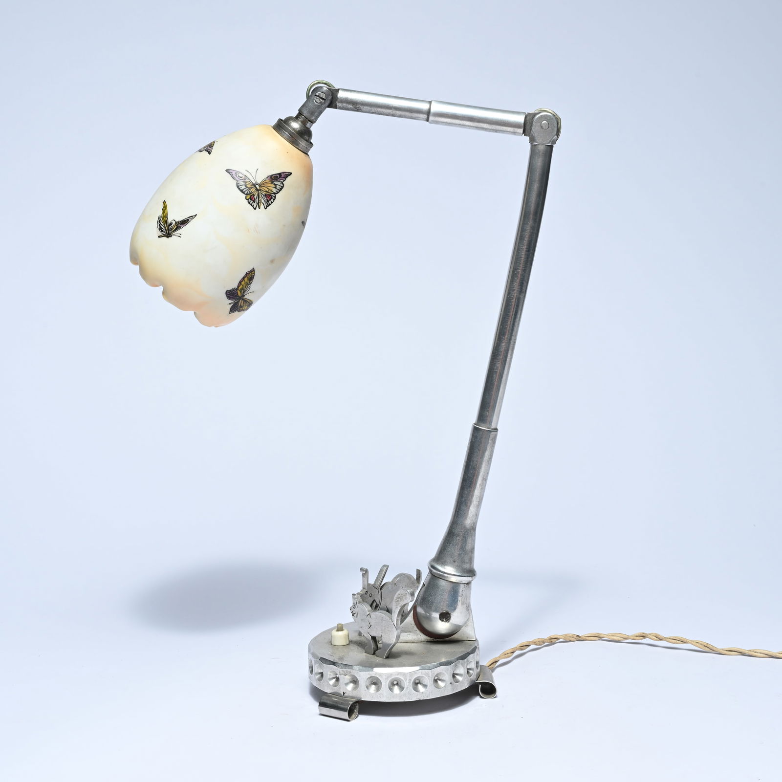 Art Deco table lamp in silver-plated metal with a dog and cat sculpture and a glass shade with (1 of 7)