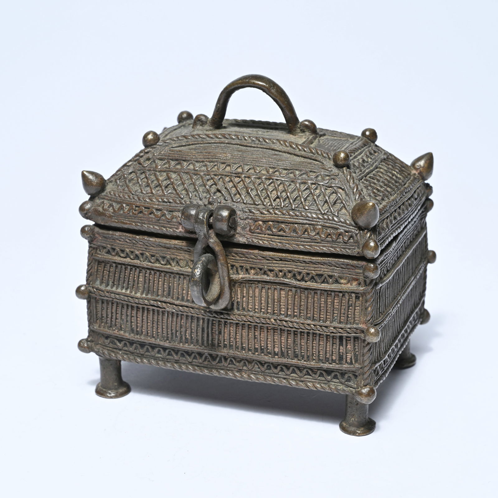Dhokra jewelry box in cast and chiseled metal, East India, 19th century (1 of 7)