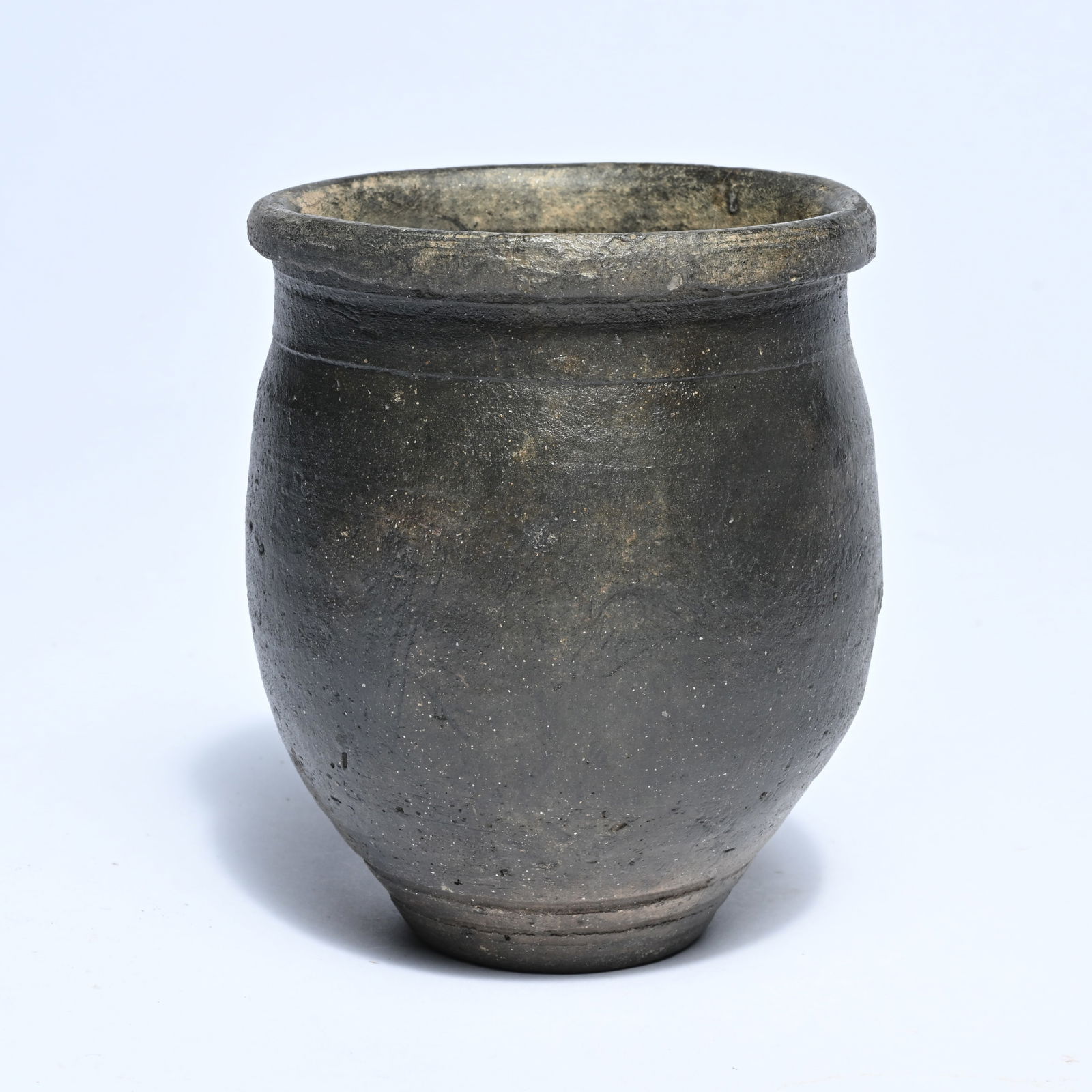 Rare Merovingian grey earthenware jar with polychrome painting, 400-750 BC (1 of 6)