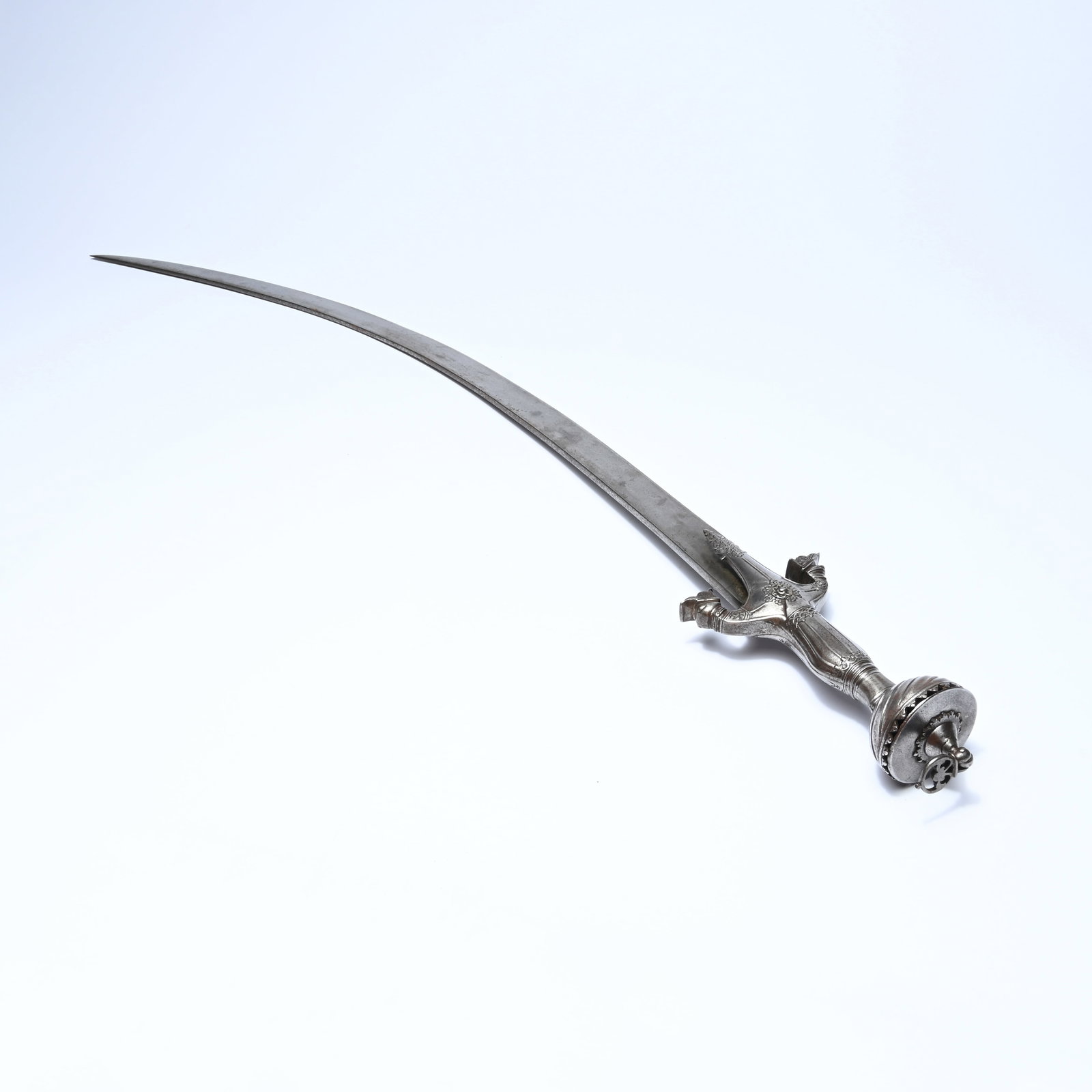 Rare Indo-Persian sword (Firangi type), dating from the late 17th to early 18th century. The blade (1 of 11)