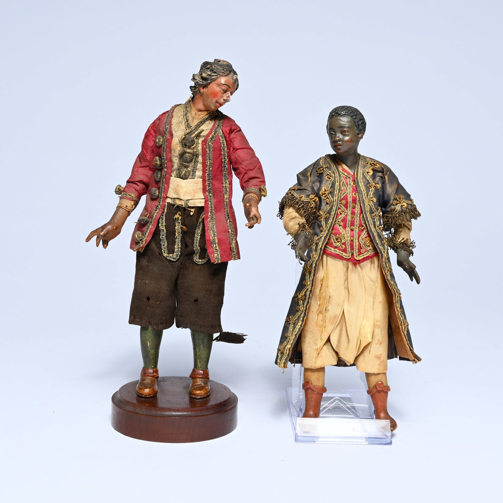 Two large Neapolitan dolls (18th–19th century), the heads are modelled from fired clay. The hands (1 of 5)