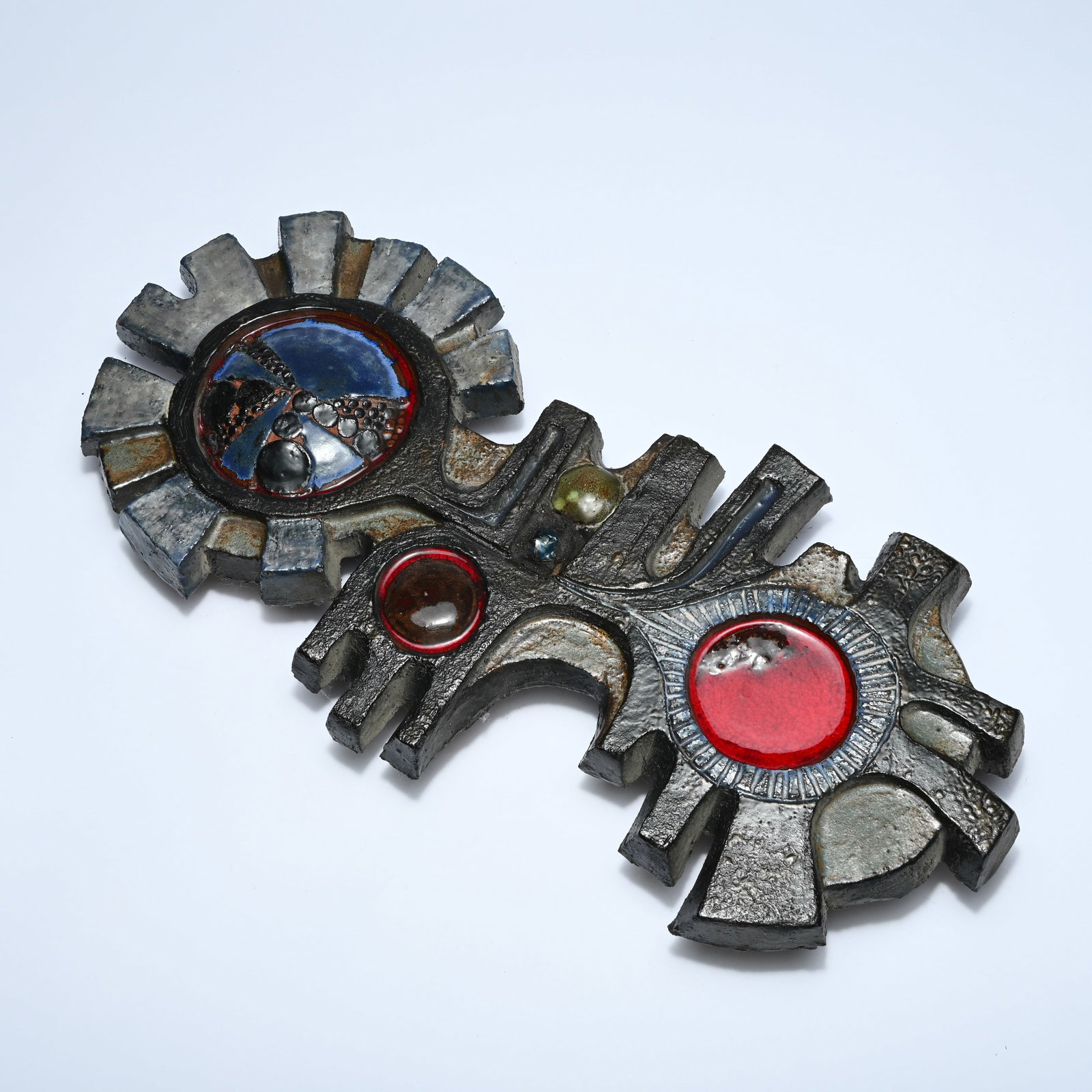 Brutalist ceramic wall sculpture by the Belgian studio Perignem, designed by Elisabeth Vandeweghe (1 of 5)