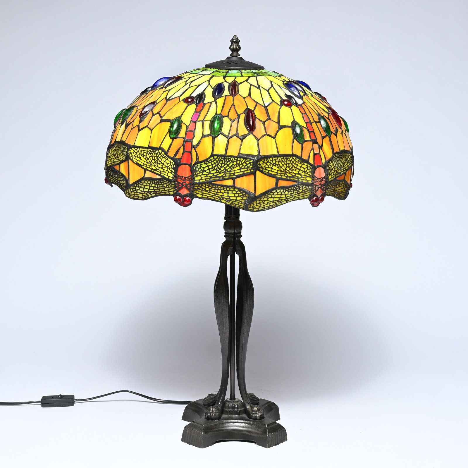 Tiffany-style table lamp with shade decorated with dragonflies (1 of 8)