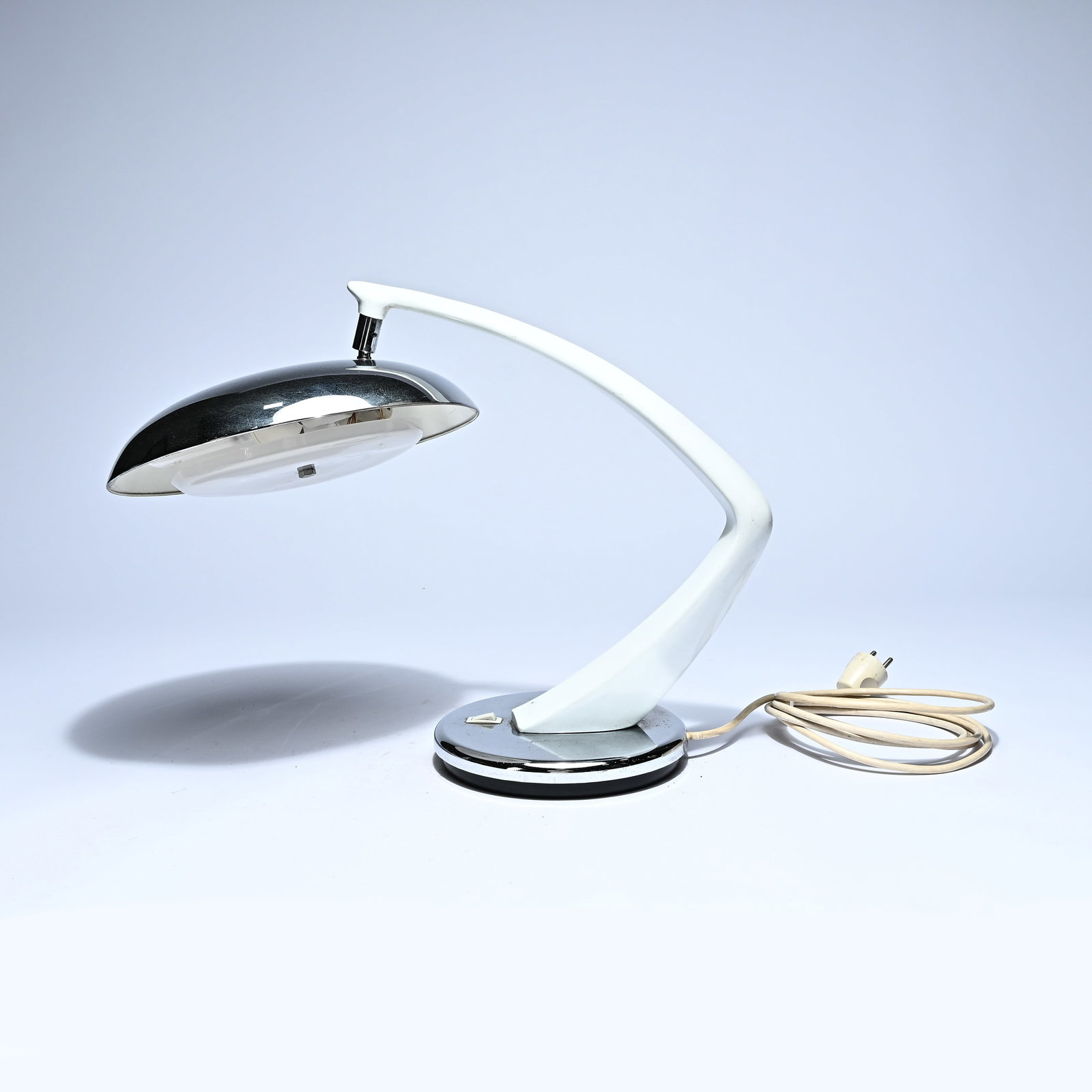 Iconic Boomerang 64 desk lamp, produced by FASE, design by Pedro Martín García and Luis Perez de (1 of 7)
