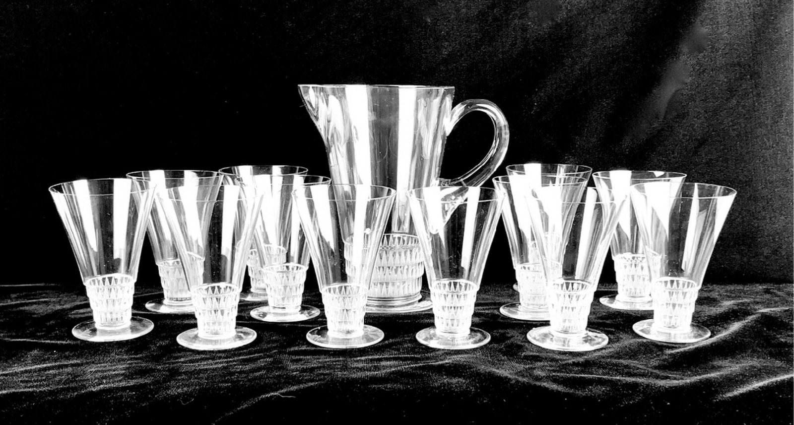 Lalique "Bourgueil" 13 Piece Lemonade Set (1 of 5)