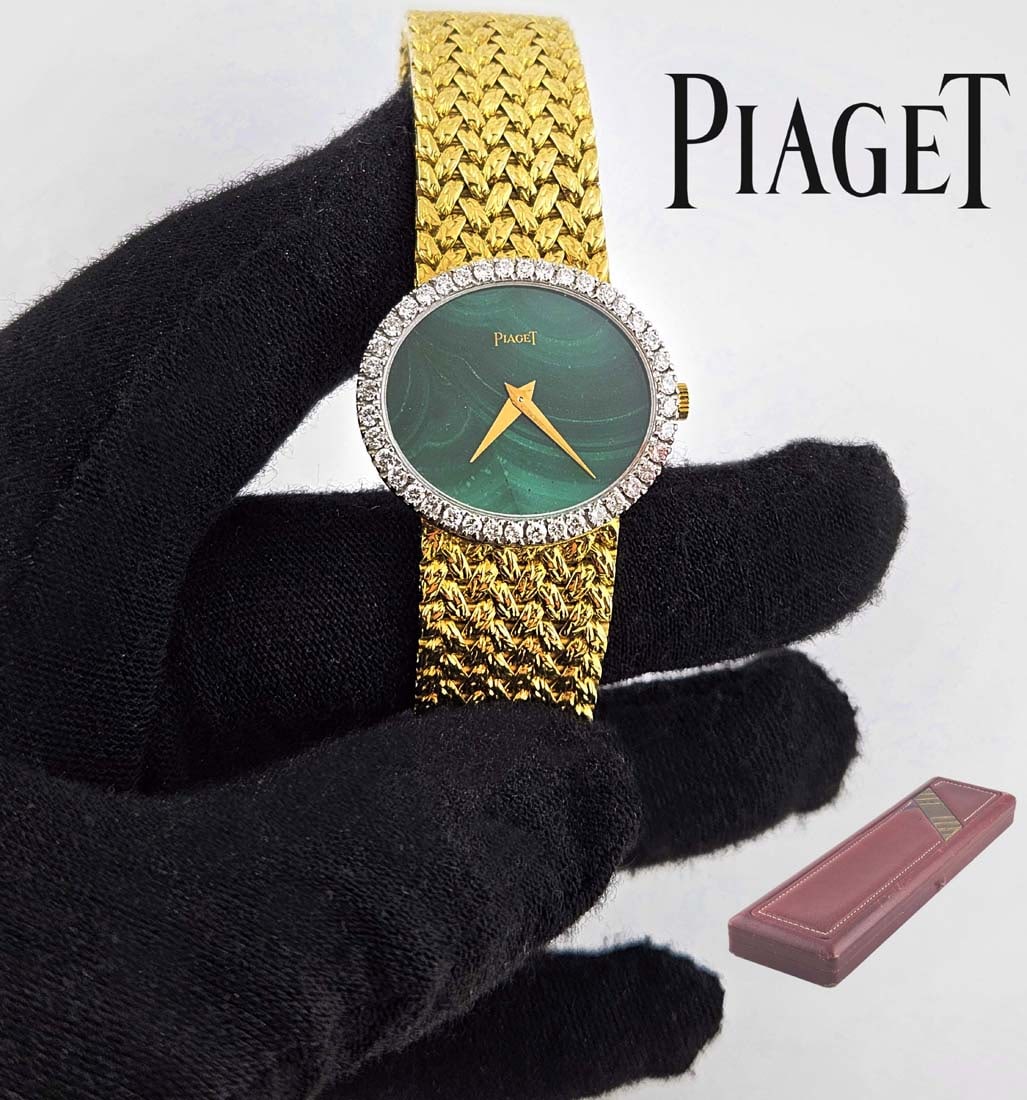 Piaget 18k Gold Ladies Watch Factory Malachite Dial & Diamond Bezel: Piaget 18k Gold Ladies Watch Factory Malachite dial And Diamond Bezel. Uncut Factory Piaget Bracelet. (72.5g) Wrist size: 15-19cm