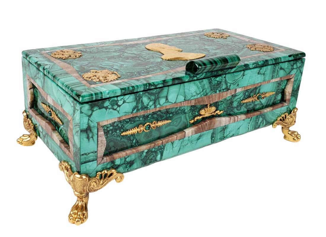 Magnificent Russian Malachite & Bronze Jewelry Box, 19th C.: Magnificent Russian Malachite & Bronze Jewelry Box, 19th C. Measures 4 1/2" x 10 1/2" x 5 1/2"