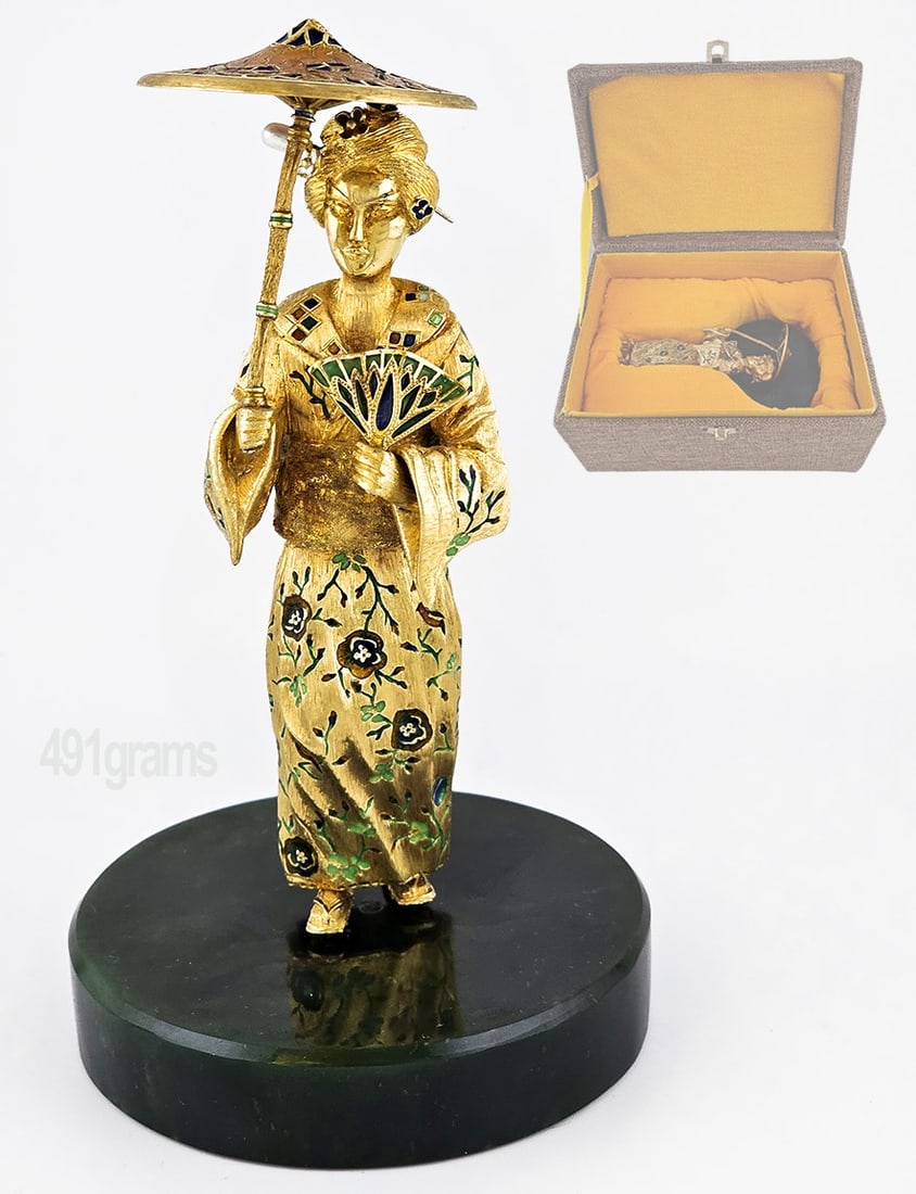 Vintage Japanese Kutani Satsuma Geisha Solid Yellow Gold (491g) Enamel Figurine On Spinach Jade: Vintage Japanese Kutani Satsuma Geisha Solid Yellow Gold (491g) Enamel Figurine On Spinach Jade. Box: H 5" x W 5 1/2" x L 8" \ Figurine: H 6" x W 3"