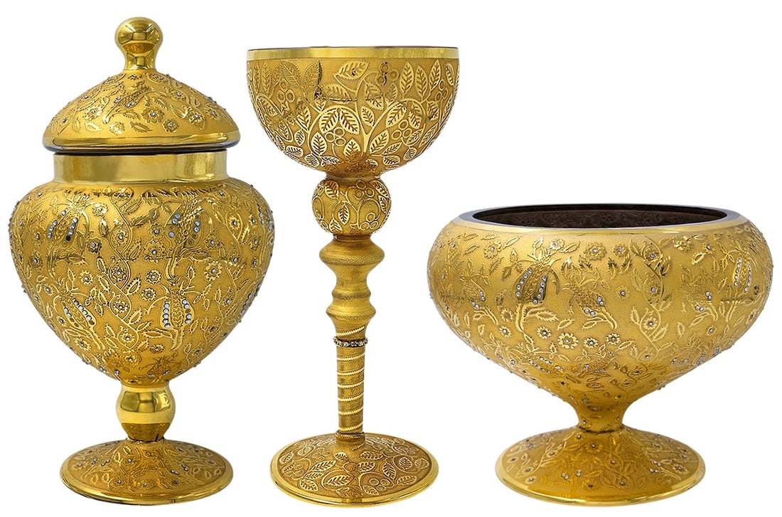 Set Of Three Beautiful Oriental Style Gold-Gilt & Jeweled Decorative Crystal Centerpieces (1 of 16)