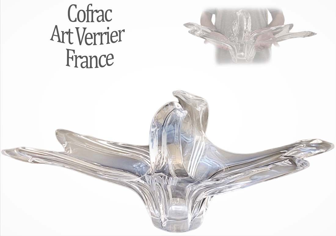 Large Cofrac Art Verrier Paris France Glass Centerpiece Basket, Circa 1965: Large Cofrac Art Verrier Paris France Glass Centerpiece Basket, Circa 1965. H 11" x W 9" x L 27"