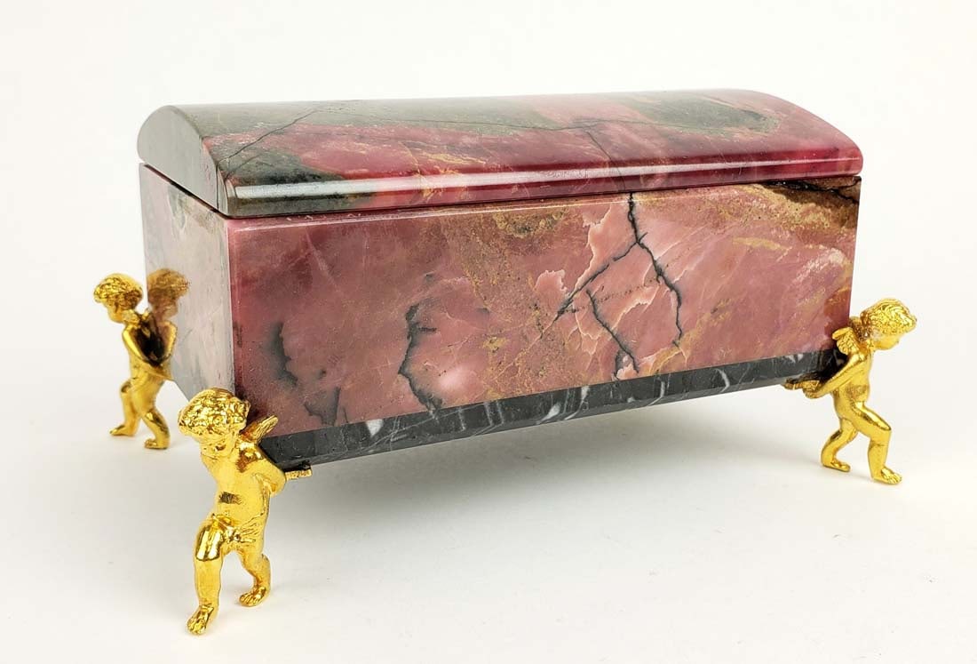 Russian Rhodonite Box on Puttys Feet: Russian Rhodonite Box on Puttys Feet. Measures H: 3 1/4" W: 5 1/2" L: 4"