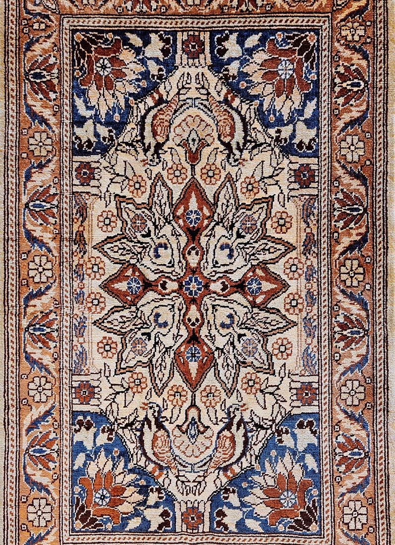 Iran Hand Knotted Silk Persian Rug Leaf Pattern - 3