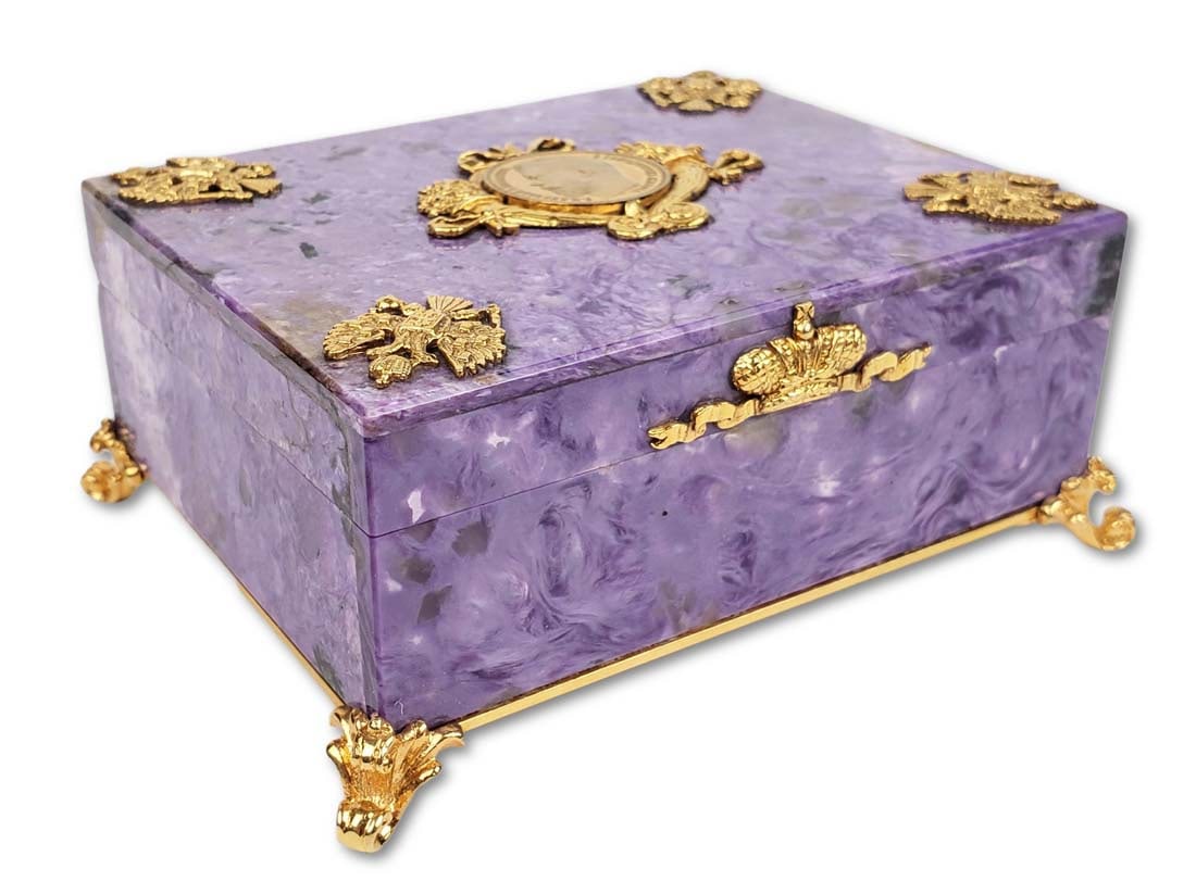 A Fine Russian Charoit Jewelry Box: A Fine Russian Charoit Jewelry Box. Measures H: 1 3/4" x 4 1/4" x 3 3/4"
