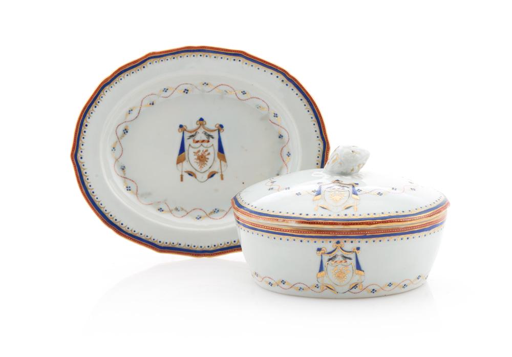 Manteigueira com tampa e travessa em porcelana CI (1 of 1)