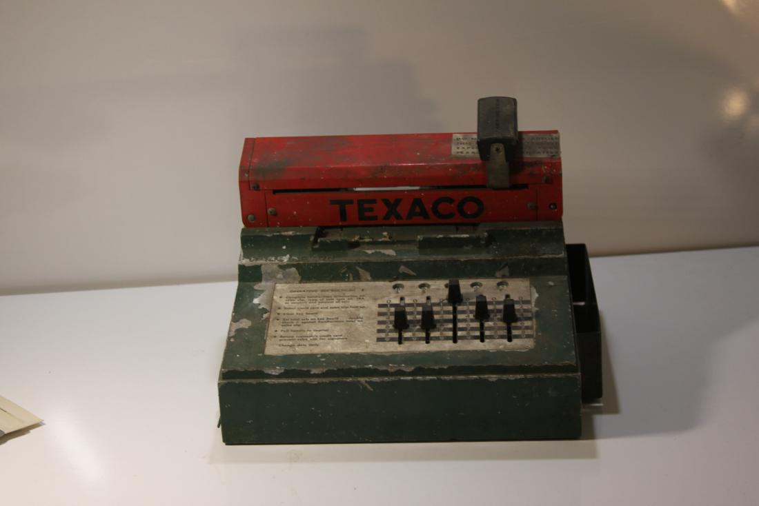 Vintage Texaco Credit Card Machine: This was found in an old maine barn. It's an original credit card machine from a Texacogas station. Shows typical wear. Uncleaned.