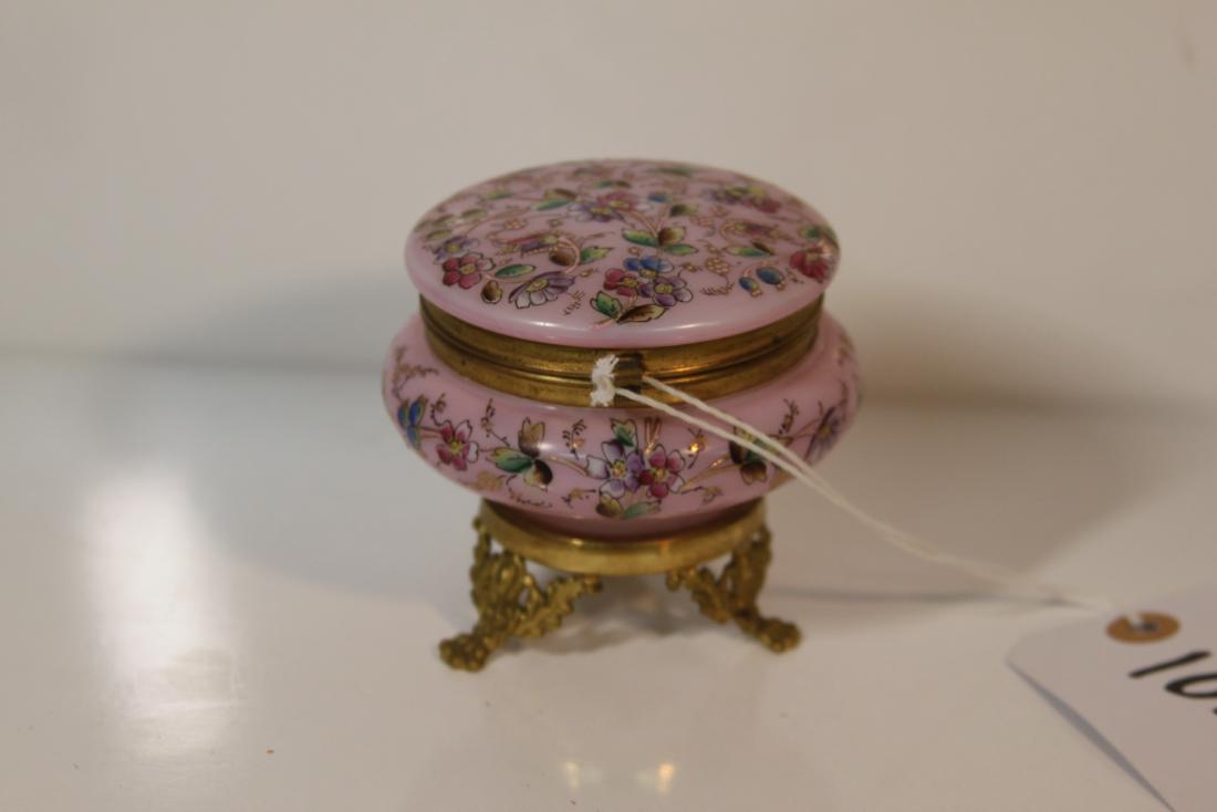 Hand painted footed trinket box: This is a beautiful hand painted trinket box with a hinged lid and three ornate feet. No damage. 3 1/4" x 3 1/4"