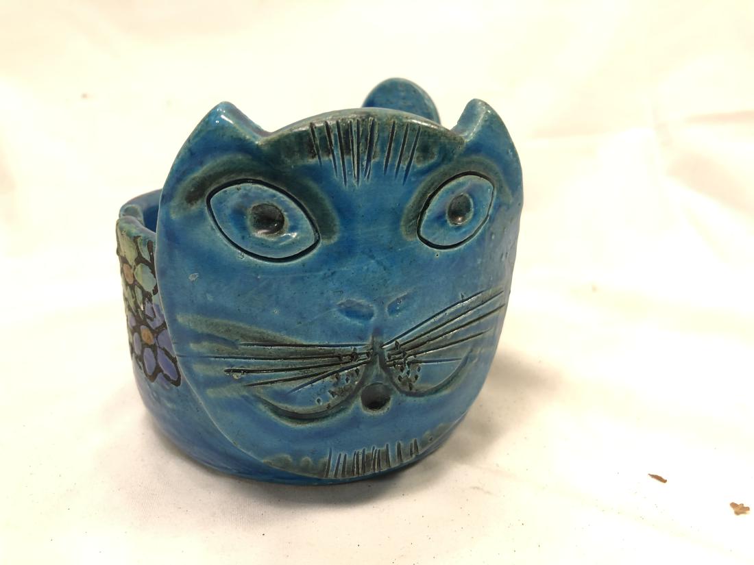 Bitossi Art Pottery Aldo Londi Rosenthal Netter: A mid century modern Italian Bitossi Art Pottery bowl by Aldo Londi for Raymor Rosenthal Netter. In Rimini blue glaze. Approximately 5 X 4 3/8".