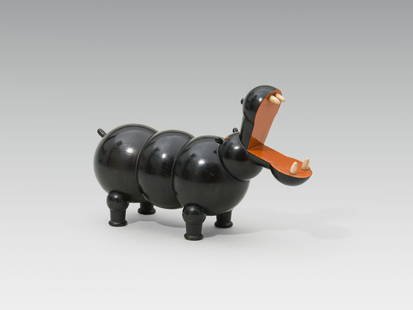 Julius Klinger: Betterway Groteske hippo "Nilpferd": Julius Klinger Betterway Groteske hippo "Nilpferd" wood, painted; marked on the bottom with metal plate h. 23.5 cm; l. 36.5 cm cf. Adolf Opel (ed.), Lina Loos. Wie man wird was man ist, Vienna 1994, p