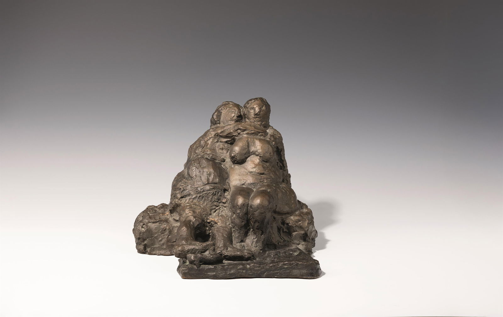 Alfred Hrdlicka: Sappho: Alfred Hrdlicka Sappho 1972 Bronze H. 28 cm Signiert, nummeriert und datiert rechts vorne: Hrdlicka, 395, 1957/72 Auf der Unterseite Gießerstempel: Venturi Arte, Edition EURO ART Gießer: