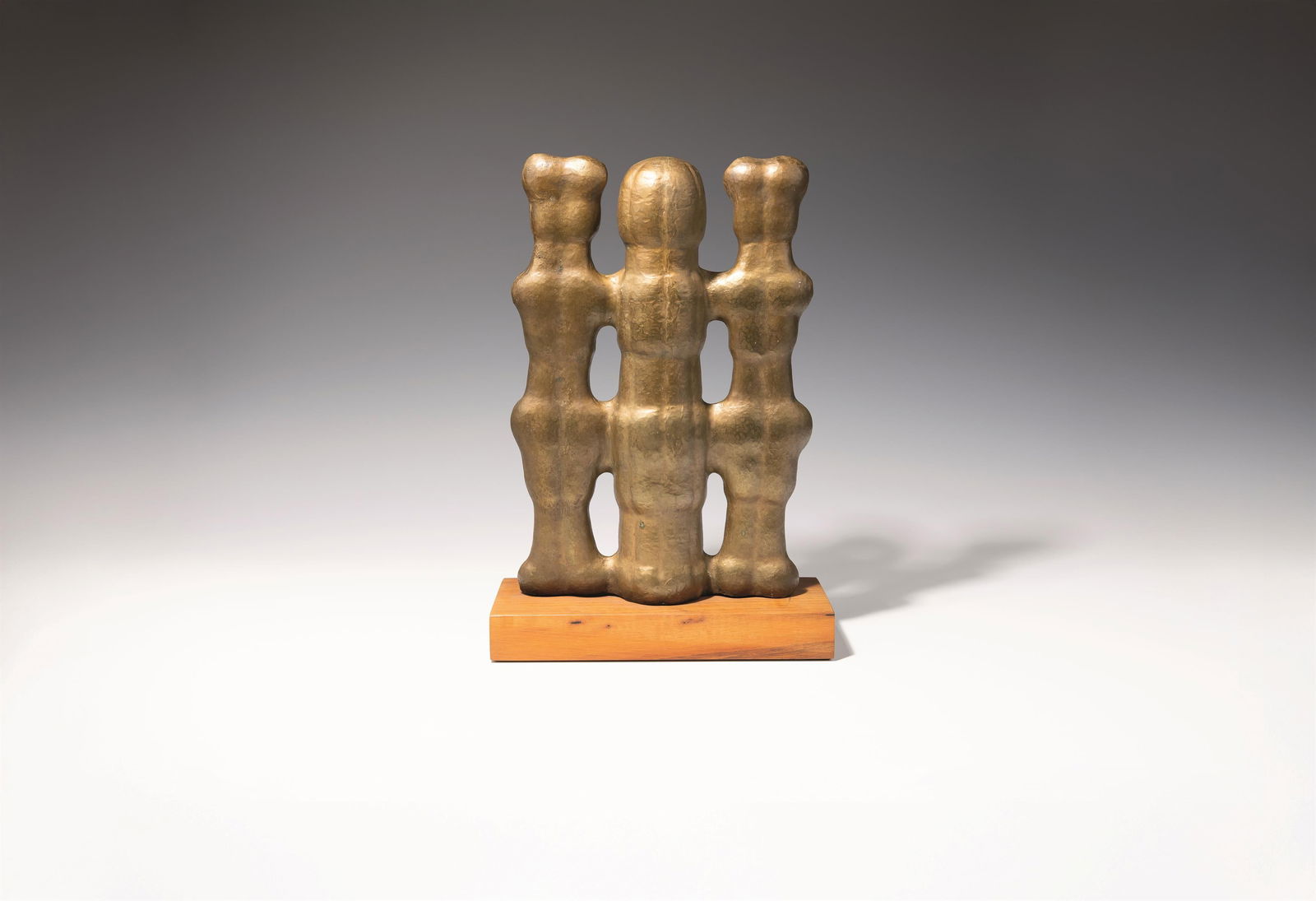 Rudolf Kedl: Dreifache Figur: Rudolf Kedl Dreifache Figur 1968 Bronze H. 36,5 cm Edition: 6 Privatbesitz, Wien Diese Auflage ist unter der WVZ-Nr. 209 bekannt. Rudolf Kedl Dreifache Figur 1968 bronze h. 36,5 cm edition: 6